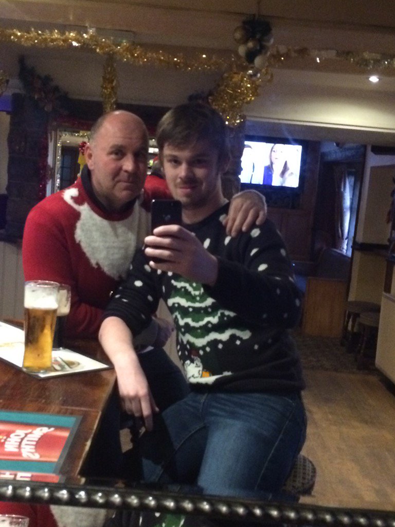 MattySivyer's tweet photo. #NextPub #ChristmasBantz @SivyerGraham https://t.co/2arGcSeLlE