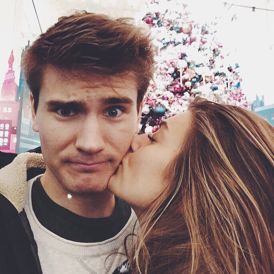 Weihnachten in Berlin, einkaufen im KaDeWe und ein Küsschen aufs Nüsschen. 
#Berlin #Weihnachten  #hockeypause