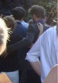 had2bukr's tweet photo. Feliz Navidad Rob y Kris !! Mi deseo para estas fiestas es volver a verlos juntos π #RobstenLove https://t.co/9RbFmcfWPA