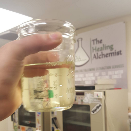 HealinAlchemist's tweet photo. introducing OG kush terpenes
#teamalchemist #thehealingalchemist #dabs #globs #cannabiscommunity #vapenclear https://t.co/t89cZw3tud