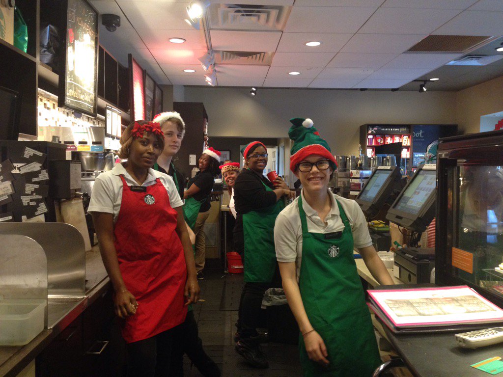 jefflow186's tweet photo. Rocking the Christmas spirit in Fairfield today #tobeapartner #thegreat38 #themighty795 https://t.co/kWg2dlQhc6