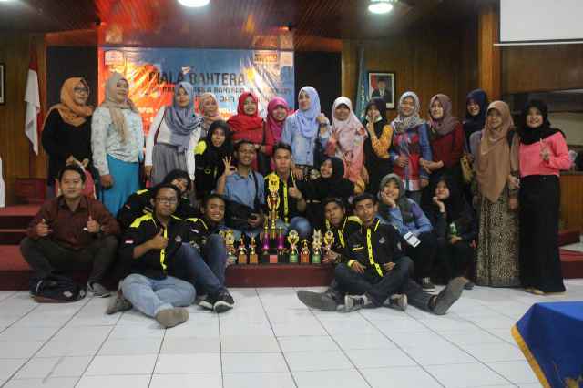 Juara umum Piala Bahtera. Kakak-kakak kelas 3 B. *maaf baru upload. Mimin baru sempat buka sosmednya sekarang*☺☺☺☺☺☺