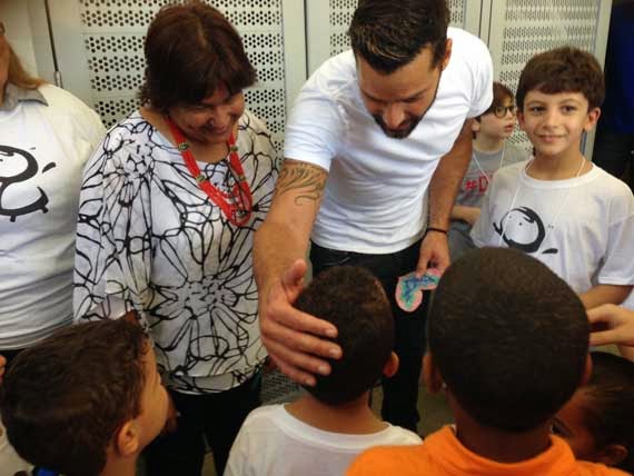 jpus_br's tweet photo. #4 Sendo a voz de crianças que não têm voz @ricky_martin #graciasRicky #tsarm #FelizCumpleanosRicky https://t.co/9uSTVu4AyP
