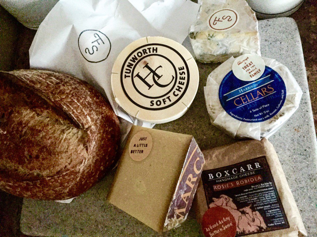 juhlnomnoms87's tweet photo. Thx @fostersundry #selfpresents @cellarsjasperhill  @BoxcarrCheese @TunworthCheese  @colstonbassett @EssexStCheese https://t.co/e4iIqNljOq