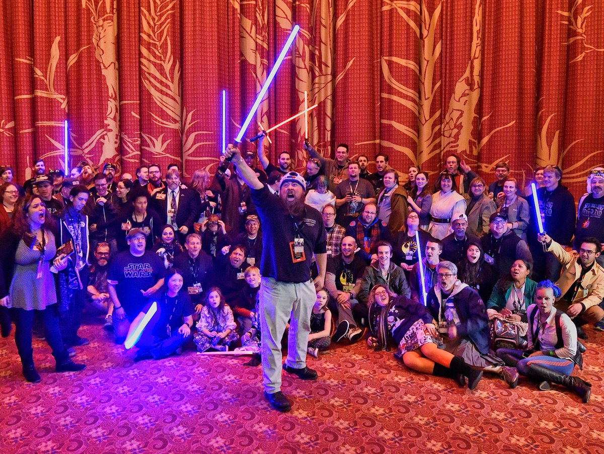 ChineseTheatres's tweet photo. #TBT to one week ago today at the first showing of #starwars #theforceawakens at @ChineseTheatres #thelineawakens https://t.co/6UVlhUFqlH