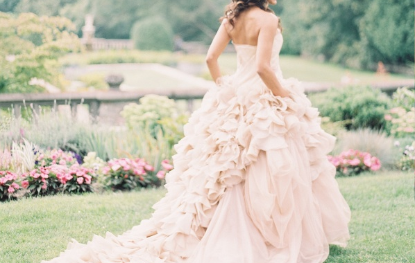 stylemepretty's tweet photo. 75 of the hands down BEST #weddingdresses of 2015! Which would you pick? https://t.co/CINLrMMZu3 @blainesiesser https://t.co/EW9vdCFG1p