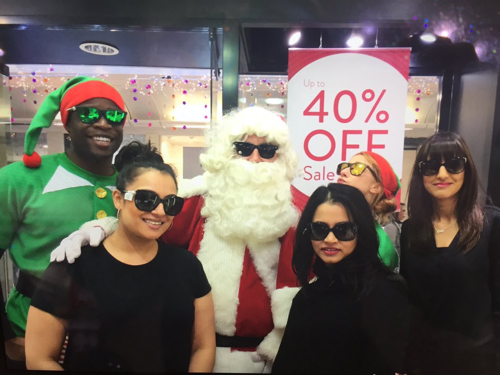 Look who came to visit us @ SGH UXBRIDGE...#santa#sexy&amp;savvy elves#perfect pair#team Niki 🎅🏼