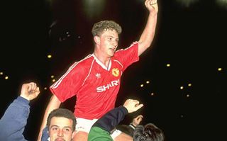 Happy Birthday, Mark Robins! His goal for in saved Sir Alex Ferguson\s job!.. 