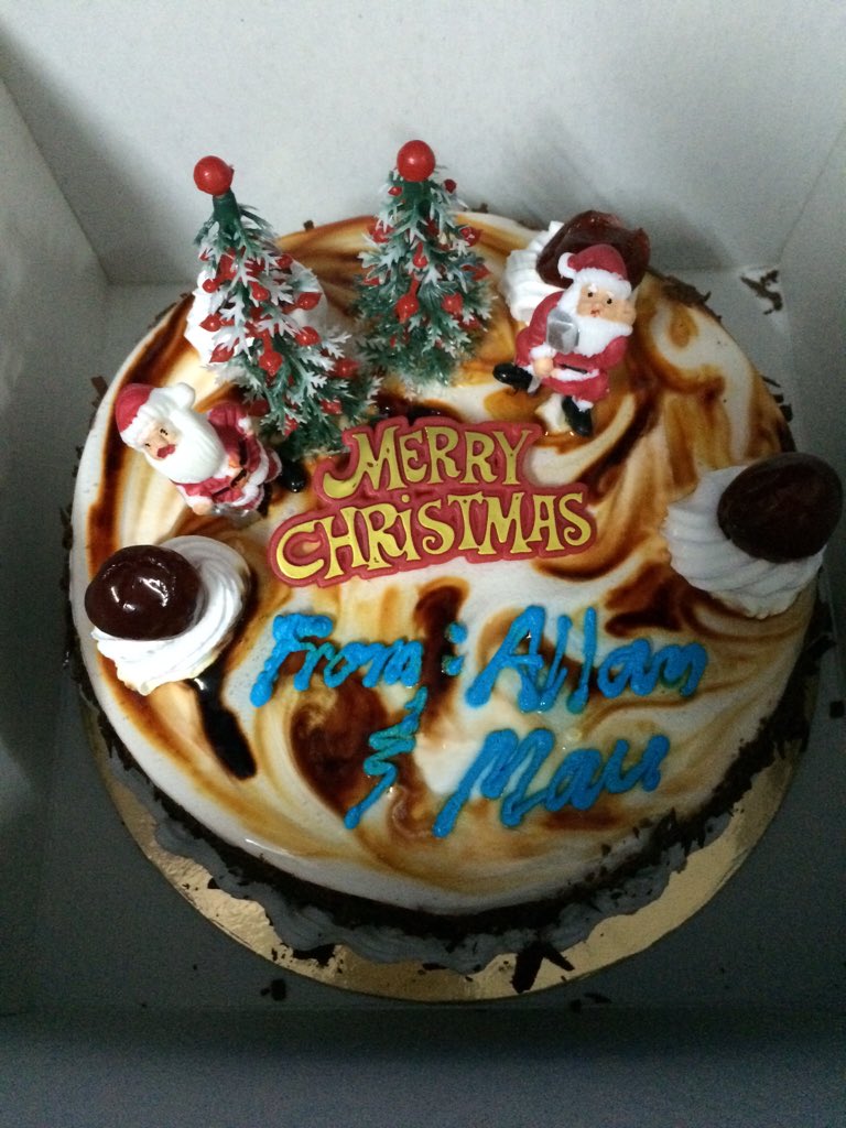 agatha1380's tweet photo. Happy Christmas EVE! #ChristmasEve https://t.co/BmjfS0Bxc5