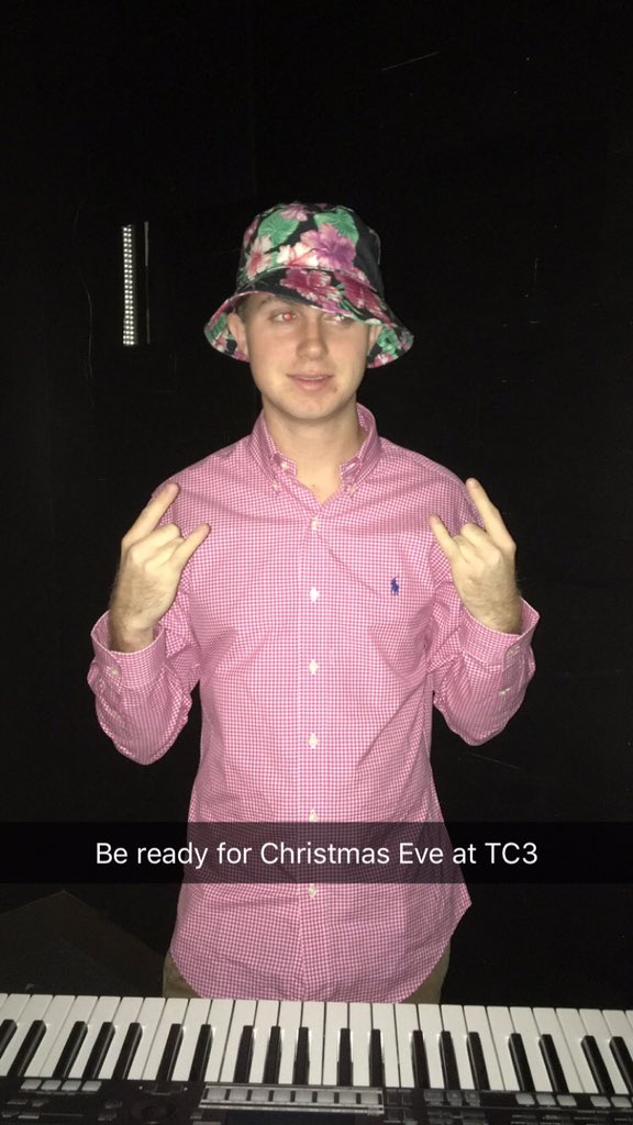 TC3FuseWorship's tweet photo. Join @ryancoxm @realChadOehrle and @Chaseischill (&amp; baby Jesus 👶🏼) @ TC3's Christmas service. 2:00, 3:30 and 5:00.🎅🏿 https://t.co/v62ZoHNfS7