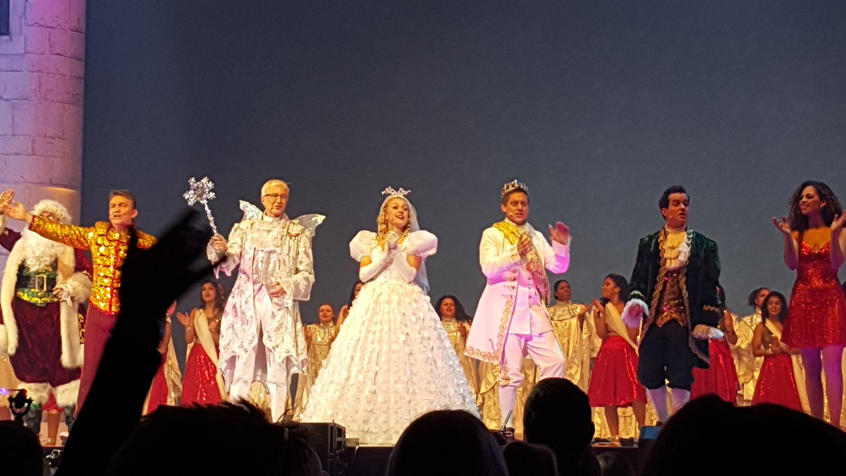 Luke4152's tweet photo. Amazing time at @BcardArena panto ! #CindersBham https://t.co/nh4BFgO4G6
