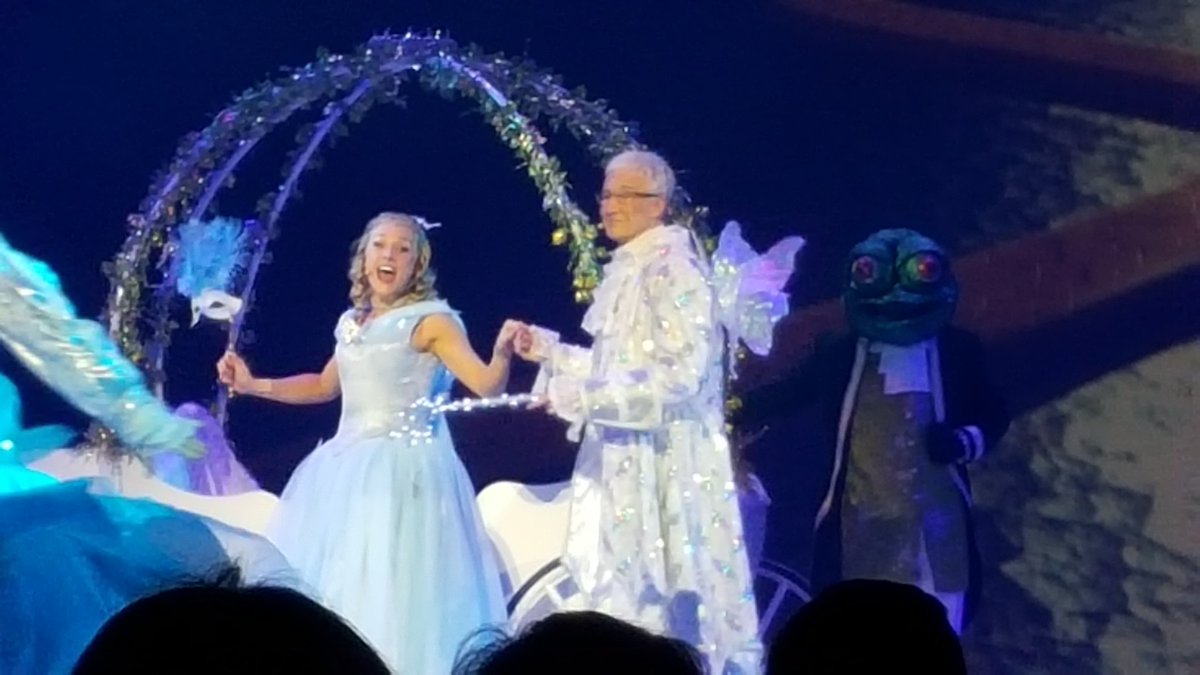 Luke4152's tweet photo. Amazing time at @BcardArena panto ! #CindersBham https://t.co/nh4BFgO4G6