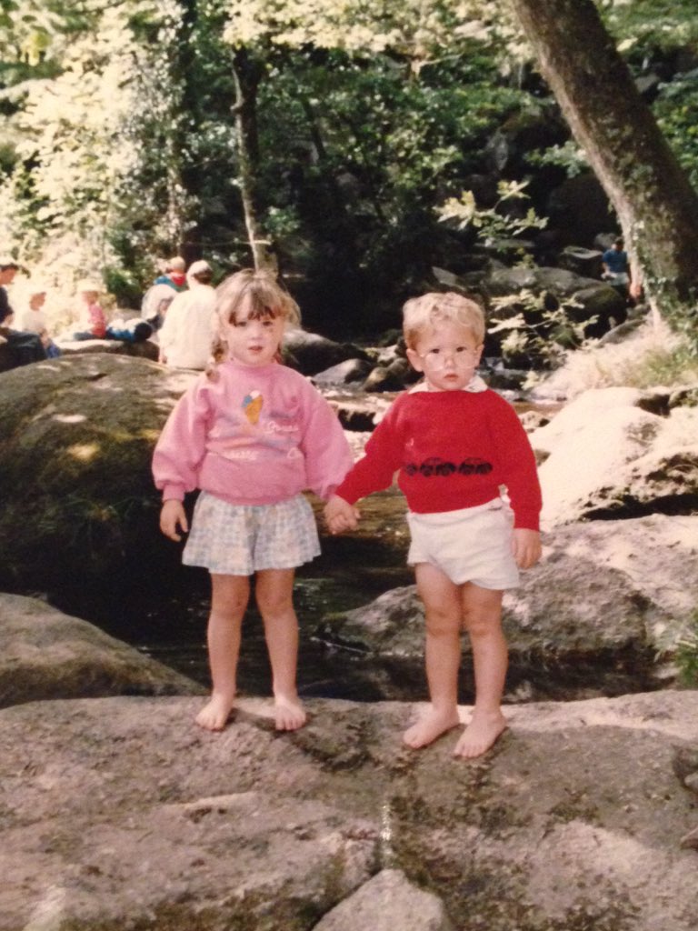 harrietgjones's tweet photo. Merry Christmas @HTJ_1990...wish you were here! #ThrowbackSnaps #Siblings π
π»βππ https://t.co/Sja5oKr9Ps