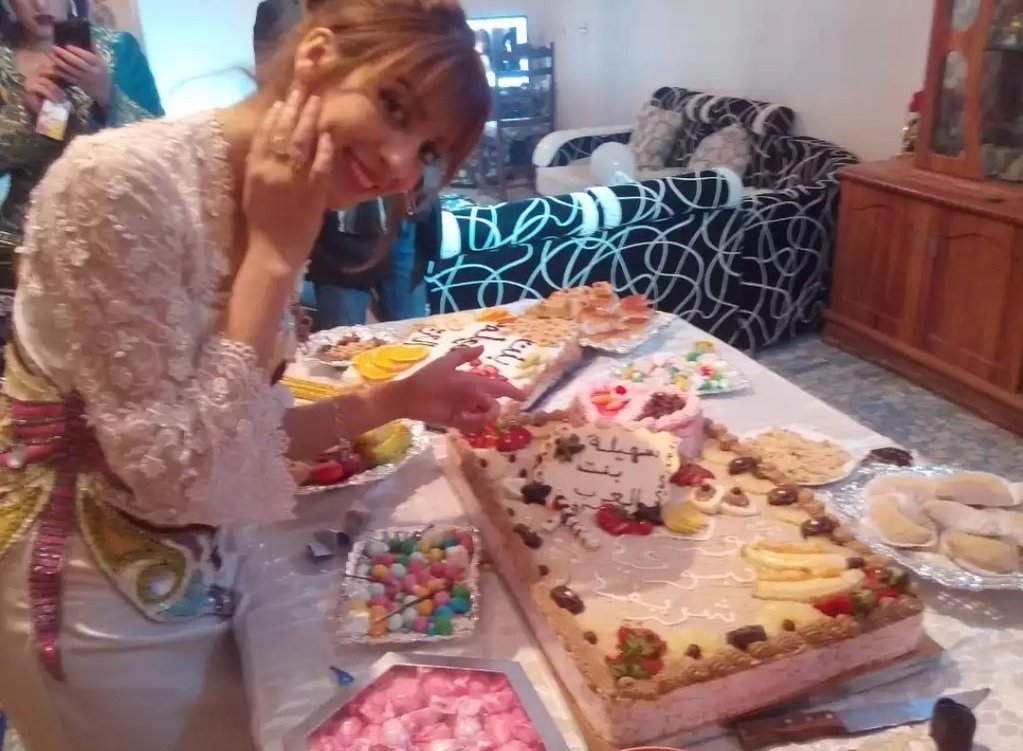 Team_SBL1's tweet photo. يسعد مسائكم حبايبي 😄😁😁 يلا الكل يشاركني والفرحه راح تصير فرحتين نحبكم بزاف #SouhilaBenLachhab https://t.co/FuVbXb1MCx