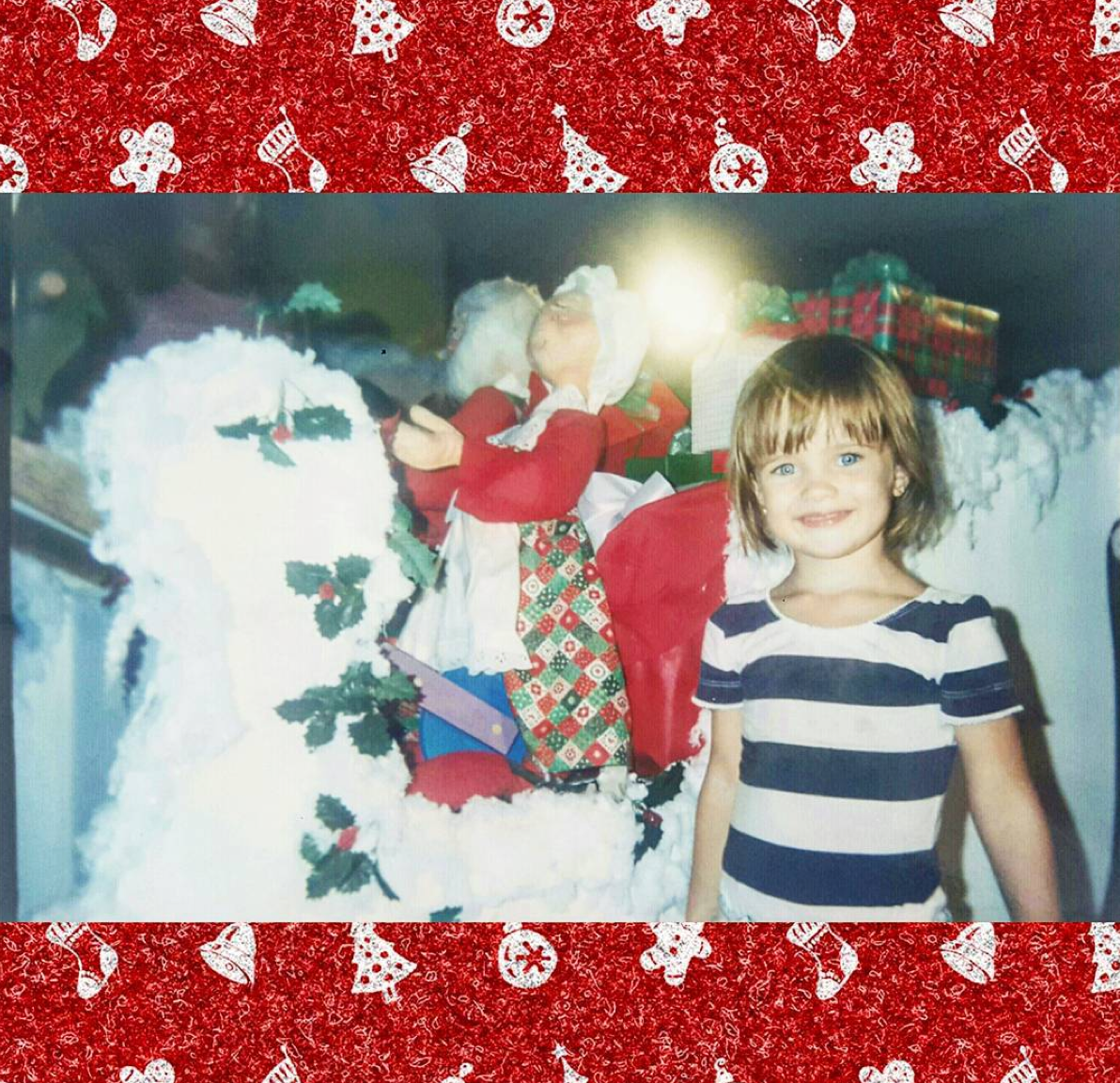 Telemundo's tweet photo. Una @Kimy2Ramos 'pequeña' les desea una muy feliz Navidad a todos 🎁🎉🎀🎄 https://t.co/zFRYcUbpCX