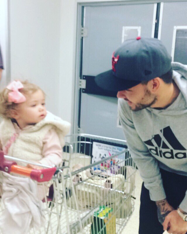 TheZiamNews's tweet photo. This is the cutest thing ever https://t.co/NMbv0C7V2d