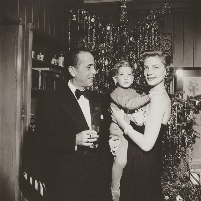 TrueFalseFilm's tweet photo. Have a wonderful Christmas Eve with family and loved ones!😍😍😍 https://t.co/k6LUMjpW7n