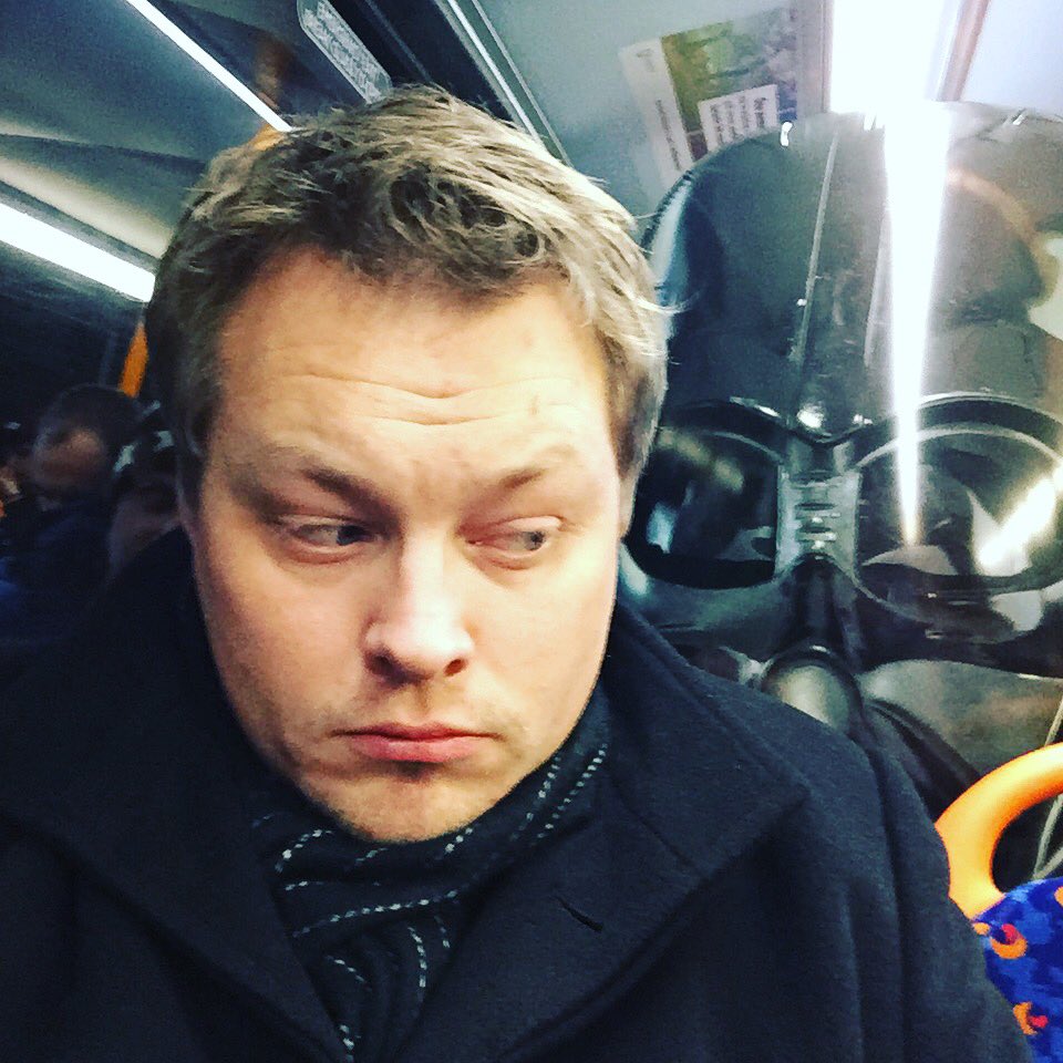 rvanderking's tweet photo. Guy on the bus behind me with a balloon provides perfect #selfie material. #StarWars #DarthVader https://t.co/jo0Vusce50