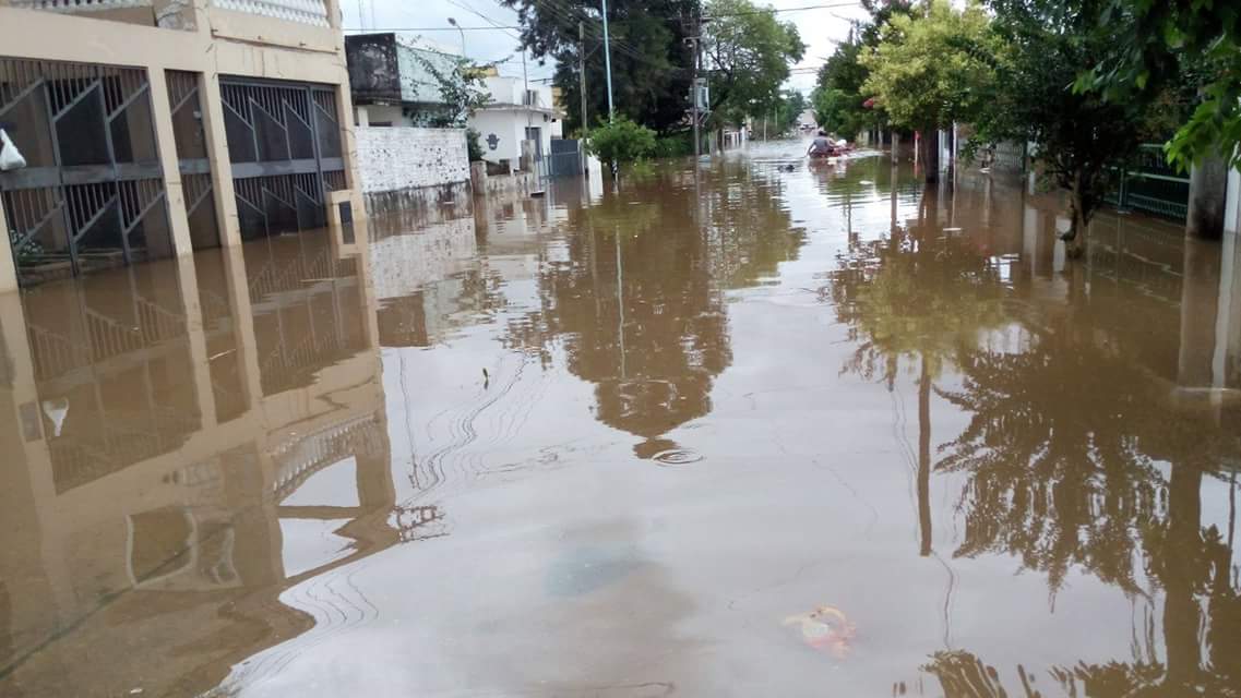 TaTo_04's tweet photo. Emergencia en Concordia @rialjorge @caleruggeri @ximena_saenz @CalaCocinero @cocinerosarg https://t.co/Uk5enYQYUC