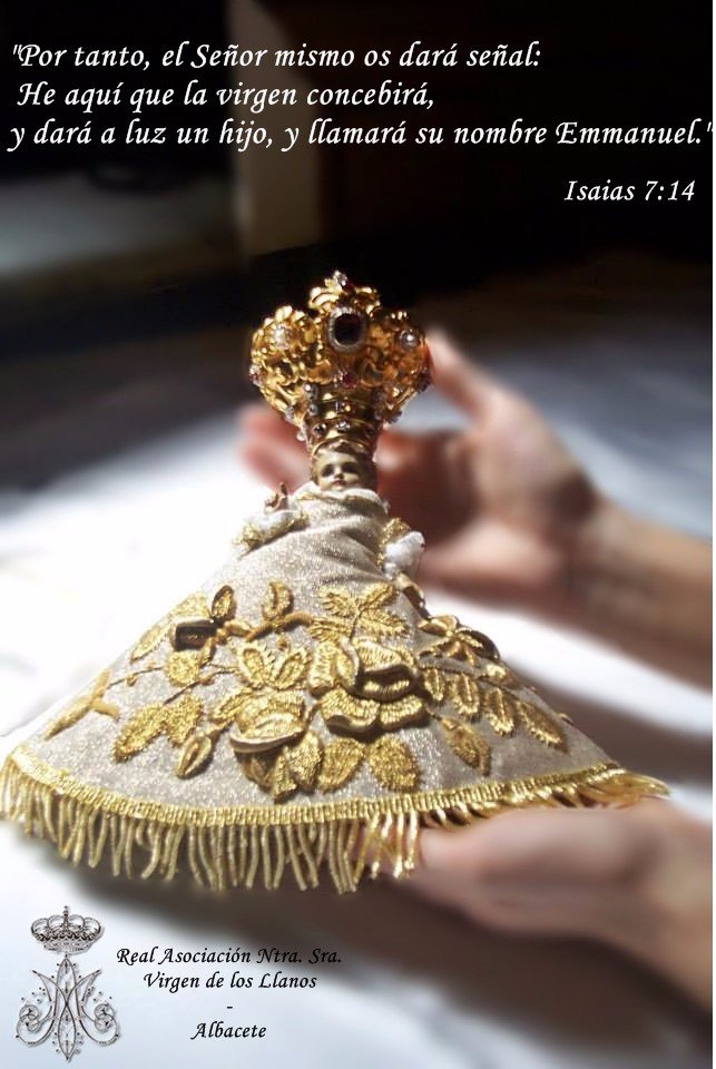VirgenLlanosAB's tweet photo. "Y EL VERBO SE HIZO CARNE" #VirgenDeLosLlanos 
Imagen: Niño Jesús Virgen de los Llanos. https://t.co/JcAvh8uV7i