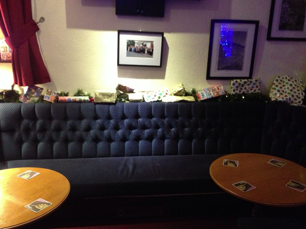 Tonight's #Christmas Free Raffle starts at 9pm #Huddersfield #lepton