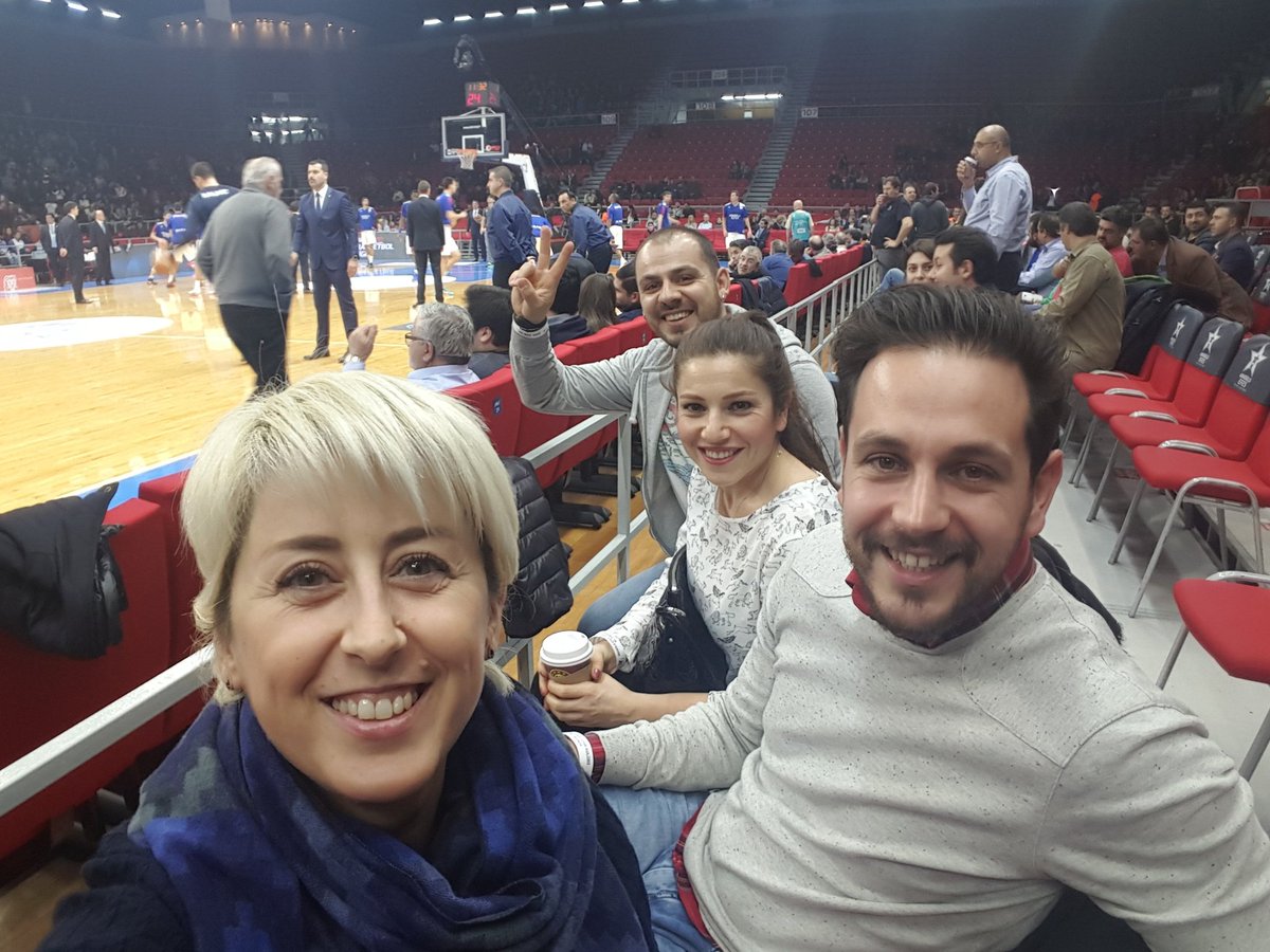 dostlarbirarada's tweet photo. Anadolu Efes'in maçı varsa biz de varız! #AnadoluEfesle40yıl - İrem https://t.co/pd30W6gfLP