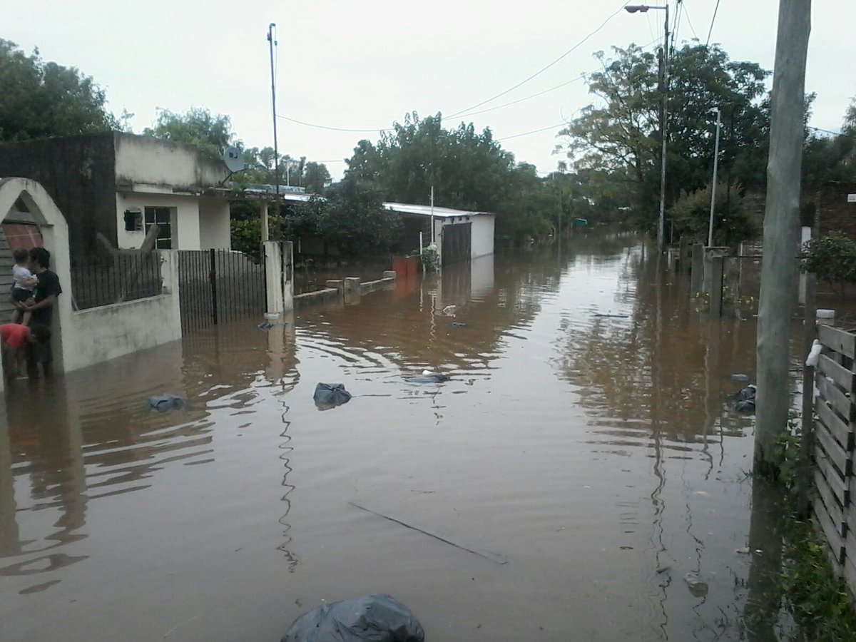 TaTo_04's tweet photo. Emergencia en Concordia @rialjorge @caleruggeri @ximena_saenz @CalaCocinero @cocinerosarg https://t.co/Uk5enYQYUC
