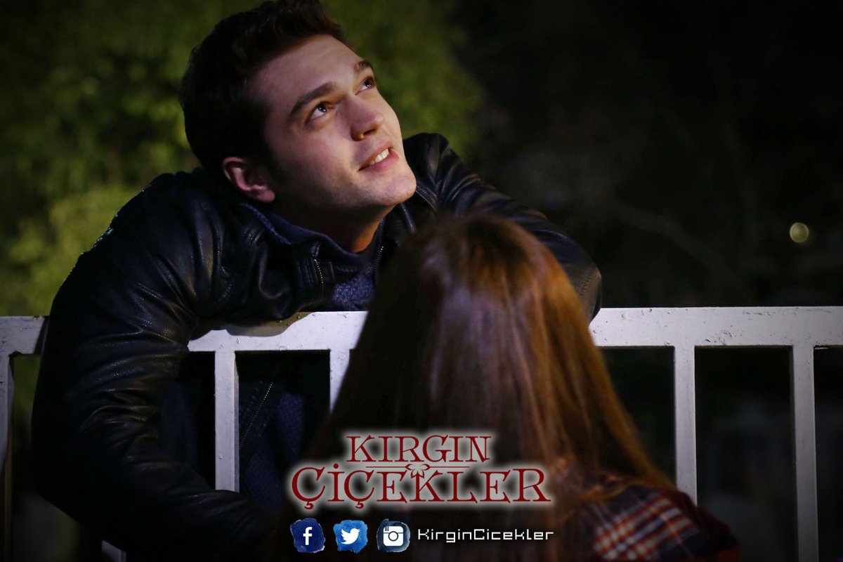 kirgincicekler's tweet photo. Güzel çiçeklerimizin kapısından ayrılmayan yakışıklılar ❤️

#GökCem

#KırgınÇiçekler yarın 20:00 atv'de! https://t.co/Dnn1qdxwk0