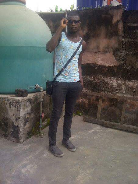 austine44444's tweet image. This guy is gay he moves about and set peoples up I will expose him to d world