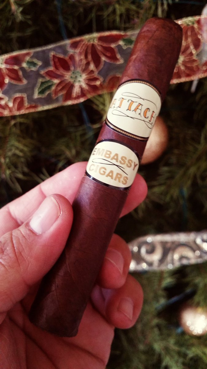 raudellopez69's tweet photo. @Embassycigars #ATTACHE hand Roll by @RockyPatelCigar great nutty flavors and cedar aftertaste #aged #cigarporn #OC https://t.co/dysYygCEiB