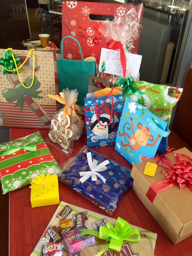 NARTstudio's tweet image. Grupo Coral NOVA, intercambio de regalos y convivencia FELICES FIESTAS !!