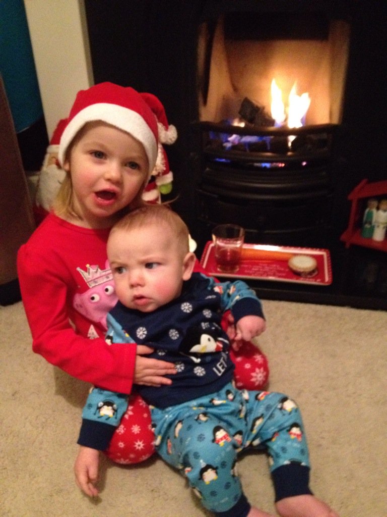 JimAtthey's tweet photo. Merry Christmas!!!! @45Pauldixon @sheezy10111 @CarlNicholls79 @RichardAtthey @Claptonwcl @stuartbayne https://t.co/q8nAn4ELb5