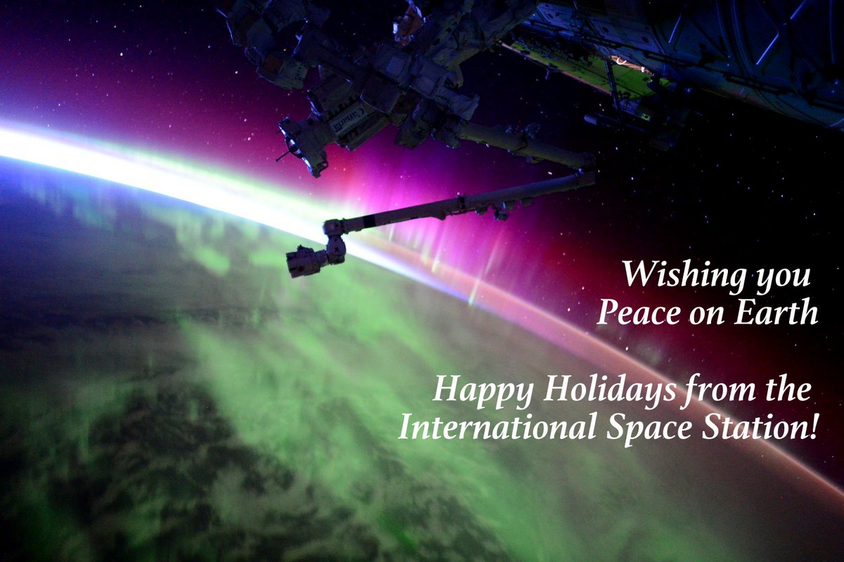 StationCDRKelly's tweet photo. Wishing everyone this #ChristmasEve #PeaceonEarth and #HappyHolidays from @space_station! #YearInSpace https://t.co/KFqHlGSQjT