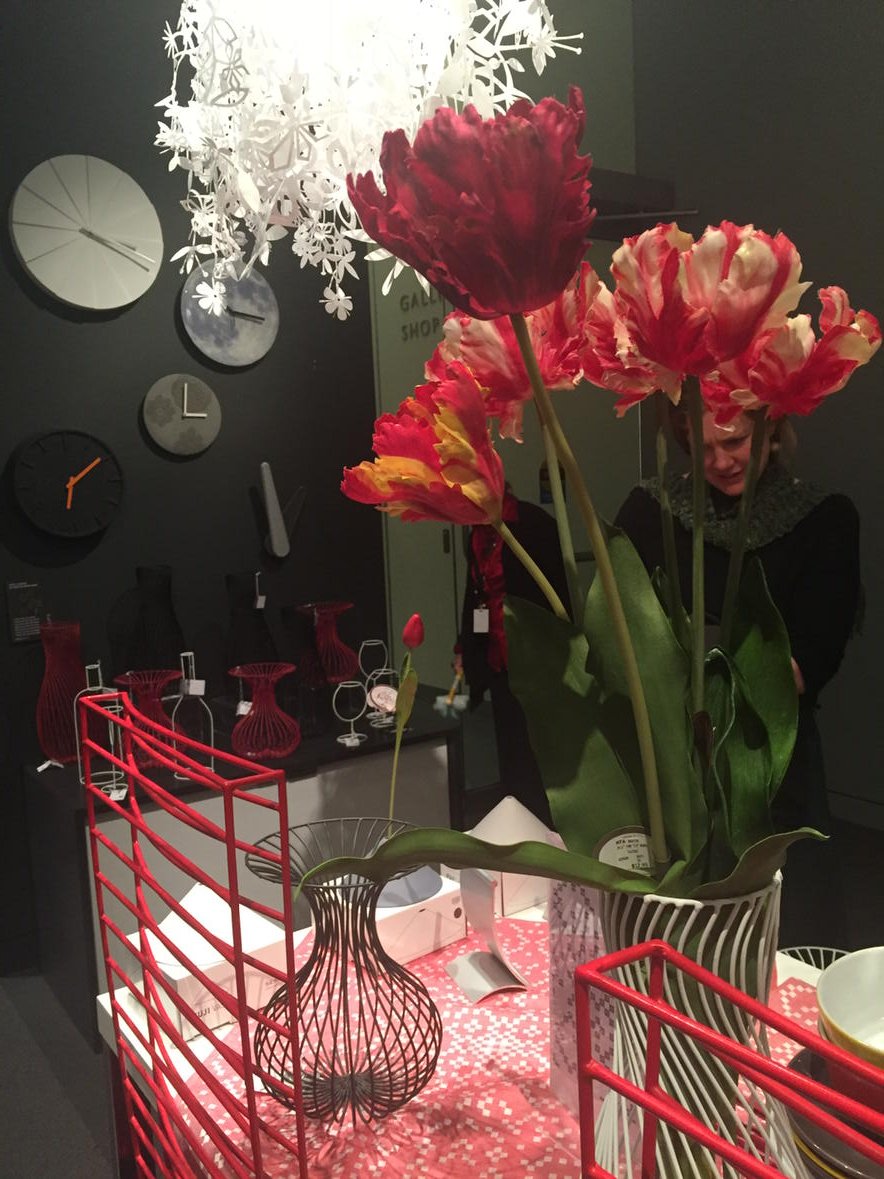 jojokarlin's tweet photo. #tulipsformarsely @marselykehoe @mfaboston #classdistinctions #giftshop https://t.co/aZiNPItCGV