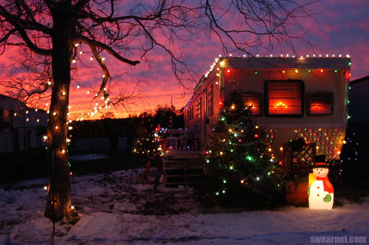 trailerparkboys's tweet photo. Wishing a very merry Christmas to our amazing fans – now go get drunk and stoned with your friends and family! https://t.co/XWOX8P7lUH