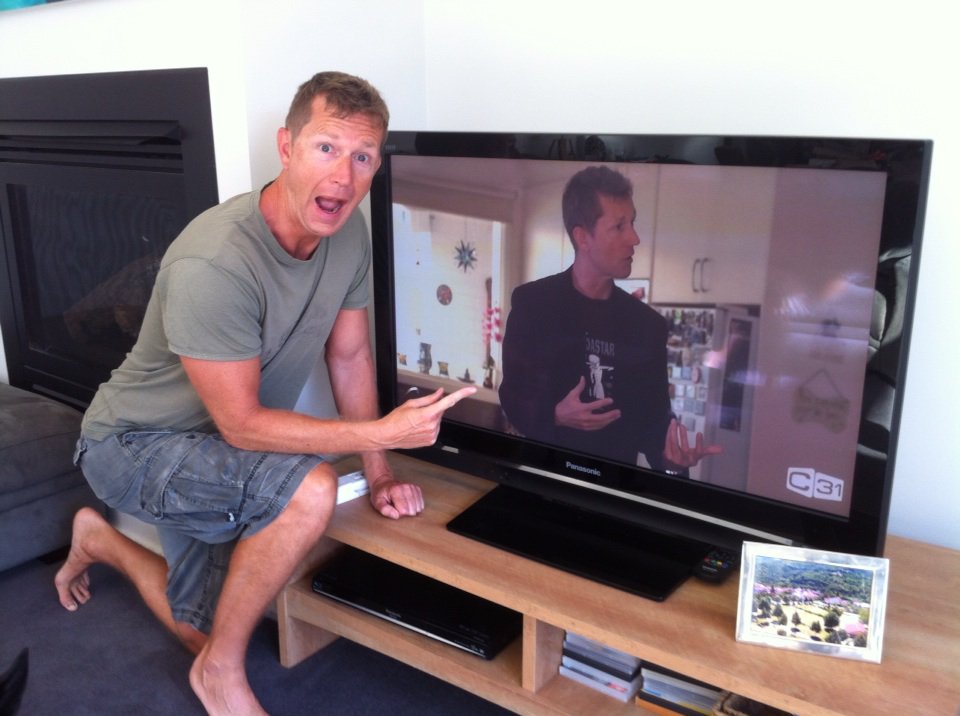 tonydogzknight's tweet photo. Chrstmas TV is better than usual this year... #yappyhour #tonyknight #dogtraining #merrychristmas https://t.co/WiqDOvvYdI