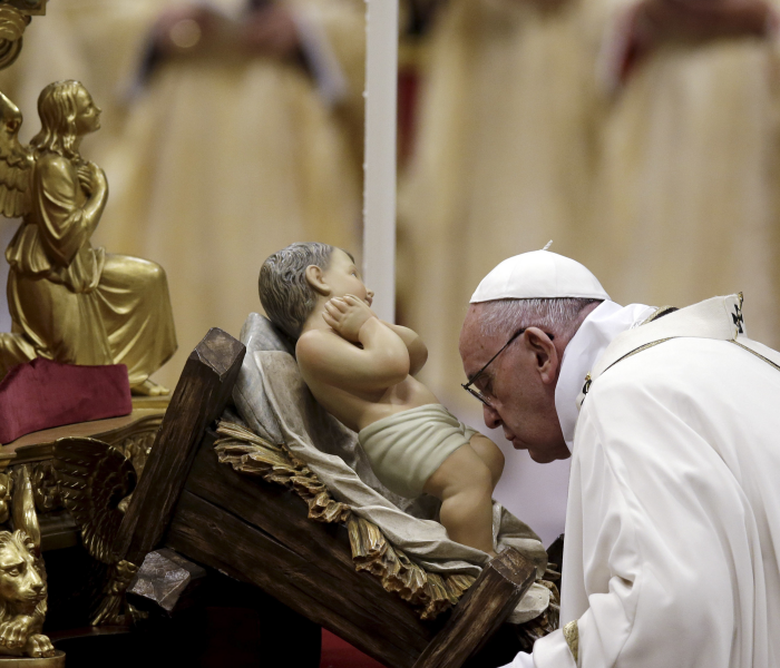 Papa Francisco llama a vida sobria ante consumo y placeres - CXBZjpJWwAITU7f