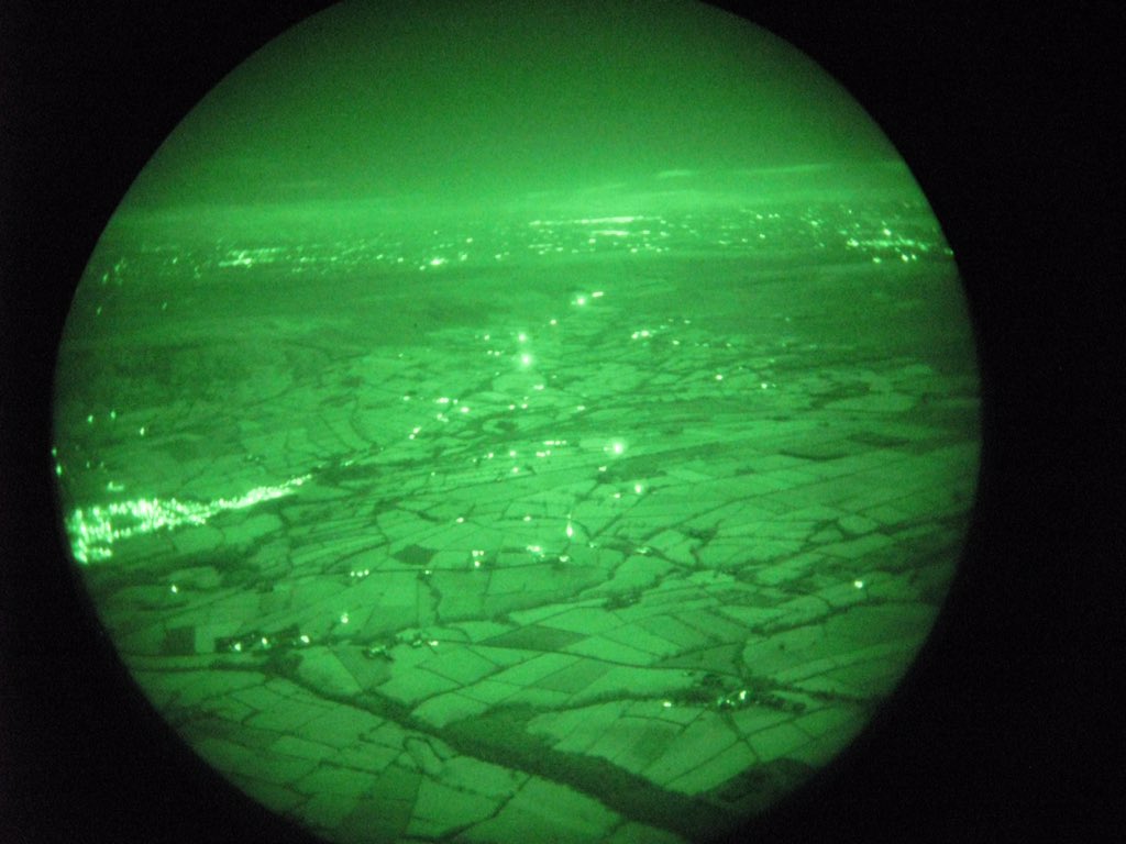 PSNIAirSupport's tweet photo. Searching skies for cleared sleighs in our airspace. #keepingsantasafe https://t.co/OxLjFPH5Xp