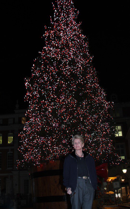 1pcornwell's tweet photo. Happy Holidays everyone! https://t.co/RTrkAGMXVh