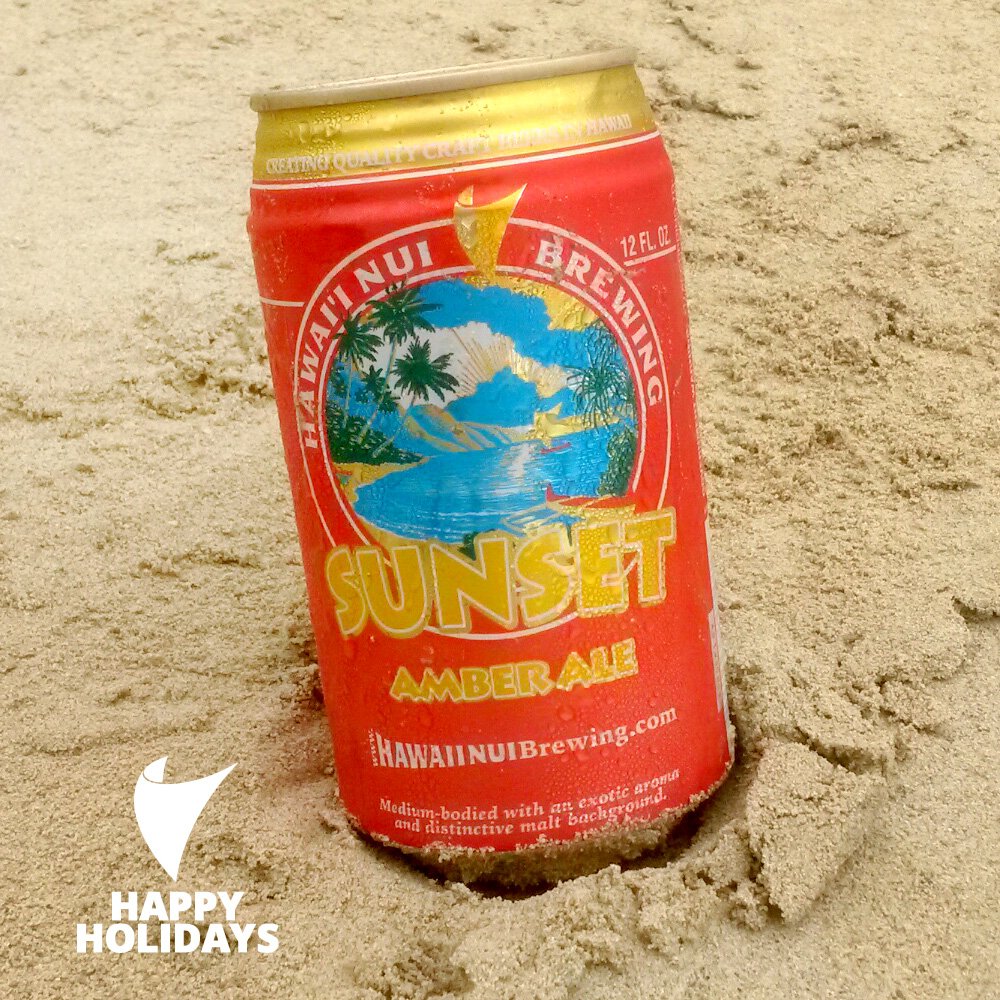 Merry Christmas! ❄️⛄️🎄#CraftBeer #HawaiiNui #Xmas #Hawaii #Hilo #Xmas2015 #Christmas2105 #Redgreen #beer #beercan