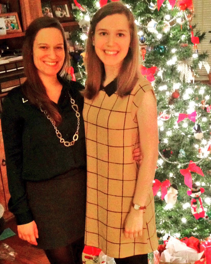 BeccaDavis10's tweet photo. Merry Christmas Eve from the Davis sisters 🎄 https://t.co/t6H7q1aTeo