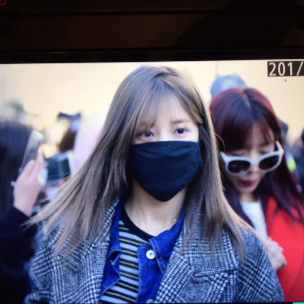 Rongfanbase's tweet photo. [PREVIEW] 151225 Chorong (@Apinkpcr) After KBS Music Bank Rehearsal by BOONG #MR https://t.co/77k9S7DQwT