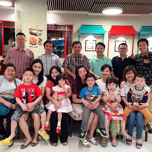 Selamat Hari #Natal bagi #JunNjan Lovers yang merayakannya dan selamat berlibur bagi kita semua! 🎄🎅🏻🎁