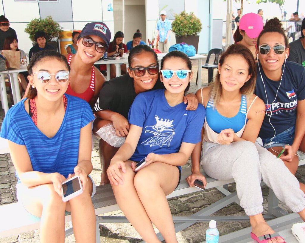 bvr_ph's tweet photo. Merry Christmas, everyone! May your holidays be spent with love, joy, and merriment. πππππ
πΌπβ€οΈπ #BVR #BVROpen https://t.co/QwJLRb31sy