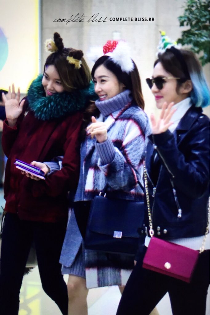 [PIC][25/26-12-2015]SNSD trở về Hàn Quốc vào sáng nay CXC6i-iU0AAwy7n