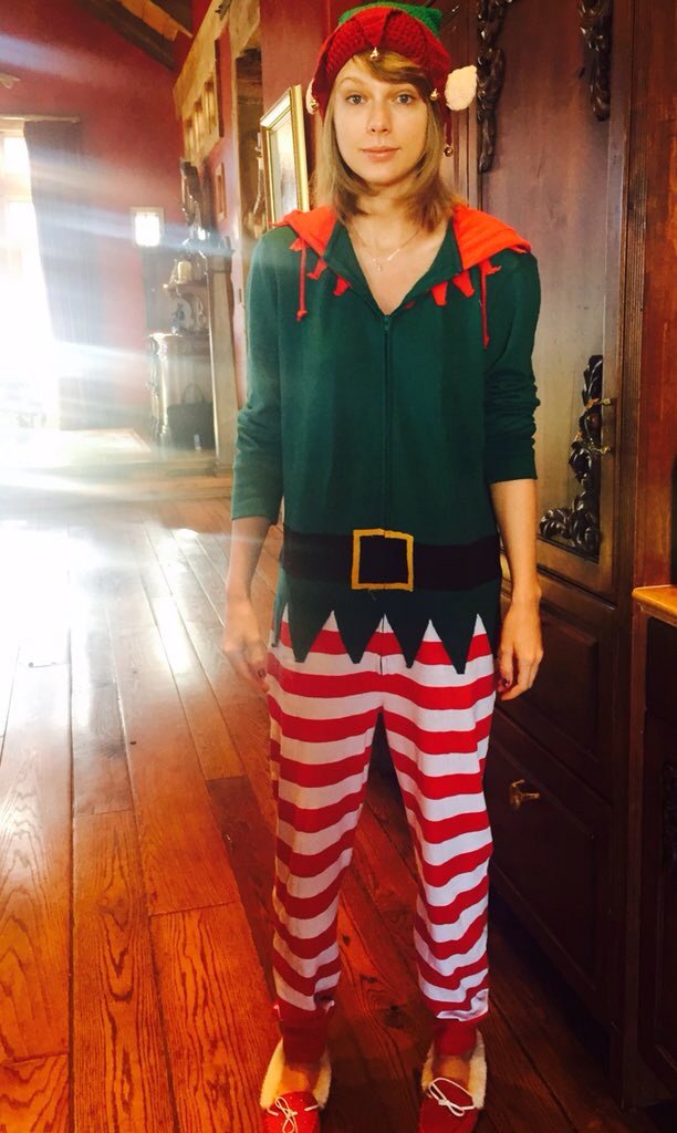 HindoxL's tweet photo. Now we have : elf-swift #Santaswift #elfswift โ๐โ๐โ๐ธ๐ธ adorable https://t.co/vVgN2ALgFz