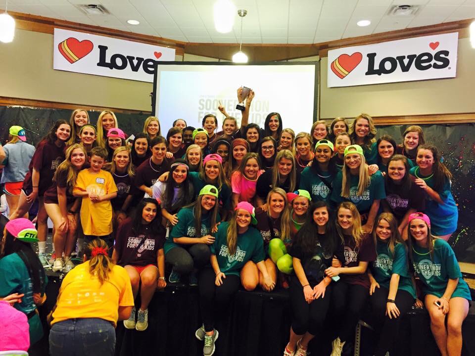 OUPiBetaPhi's tweet photo. Angels love participating in @Soonerthon! TBT to last year winning Miracle Cup and dancing FTK! #12daysofSoonerthon https://t.co/g5j2p7uodR