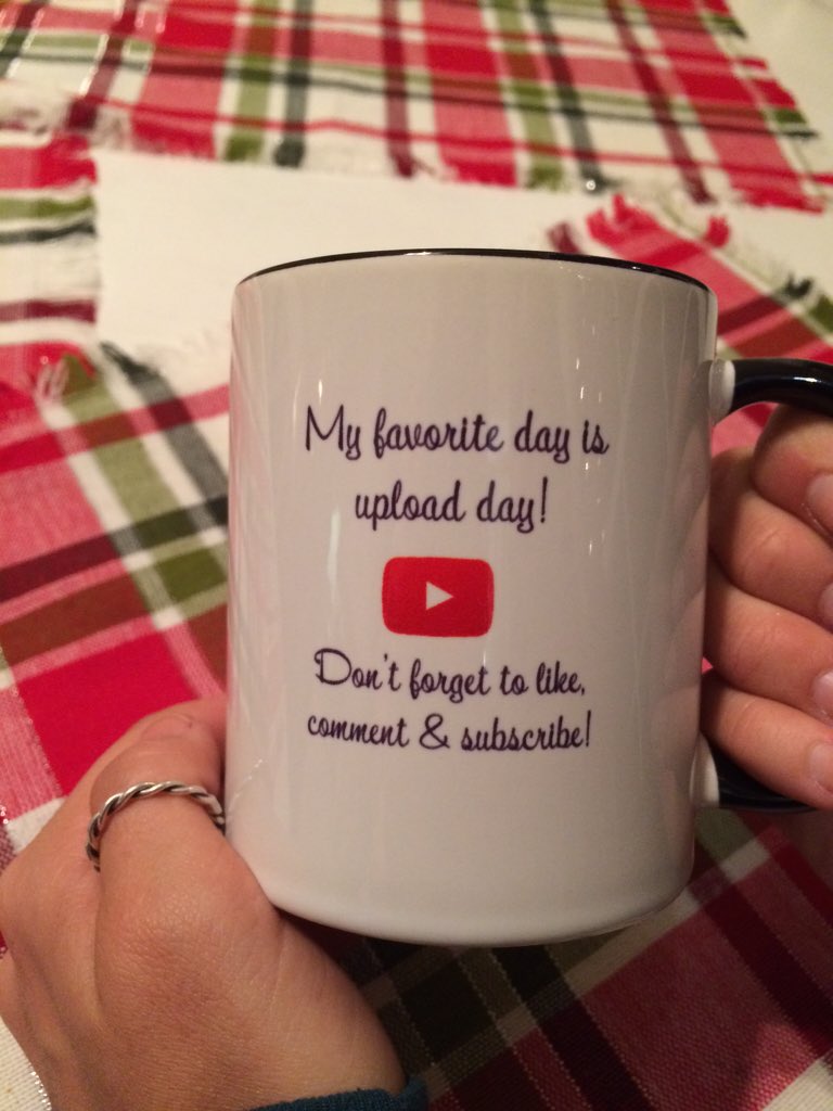 MeganHeater's tweet photo. Best Xmas present ever from the best friend ever @ToriCasanova 😍❤️🎁🎄 #myyoutubefriends @itsbl0ndie @ciaoobelllaxo https://t.co/f5o2kXocuJ
