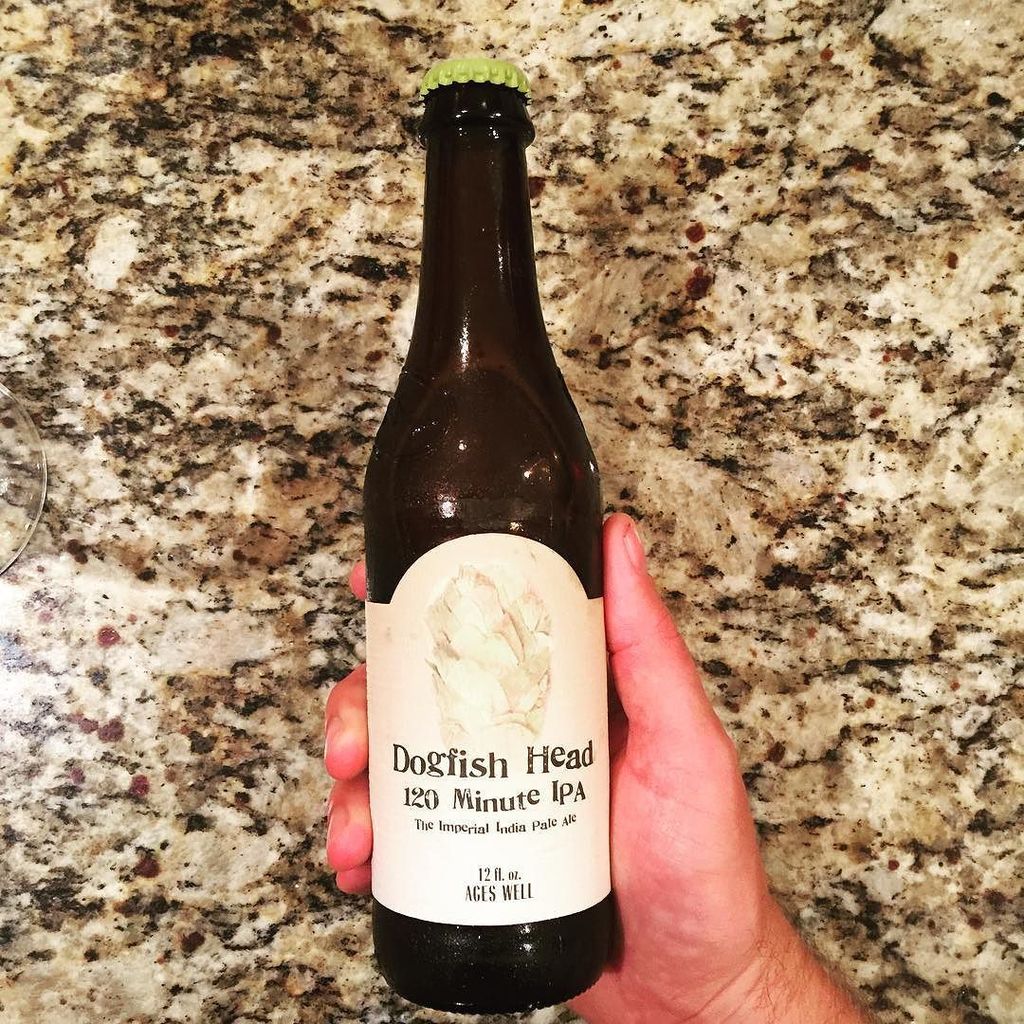 RyanTietz's tweet photo. 'Tis the season to break out the vintage 2011 stache. #dogfishhead #120IPA https://t.co/sGIRwXJCR9 https://t.co/BH9EkURkrN