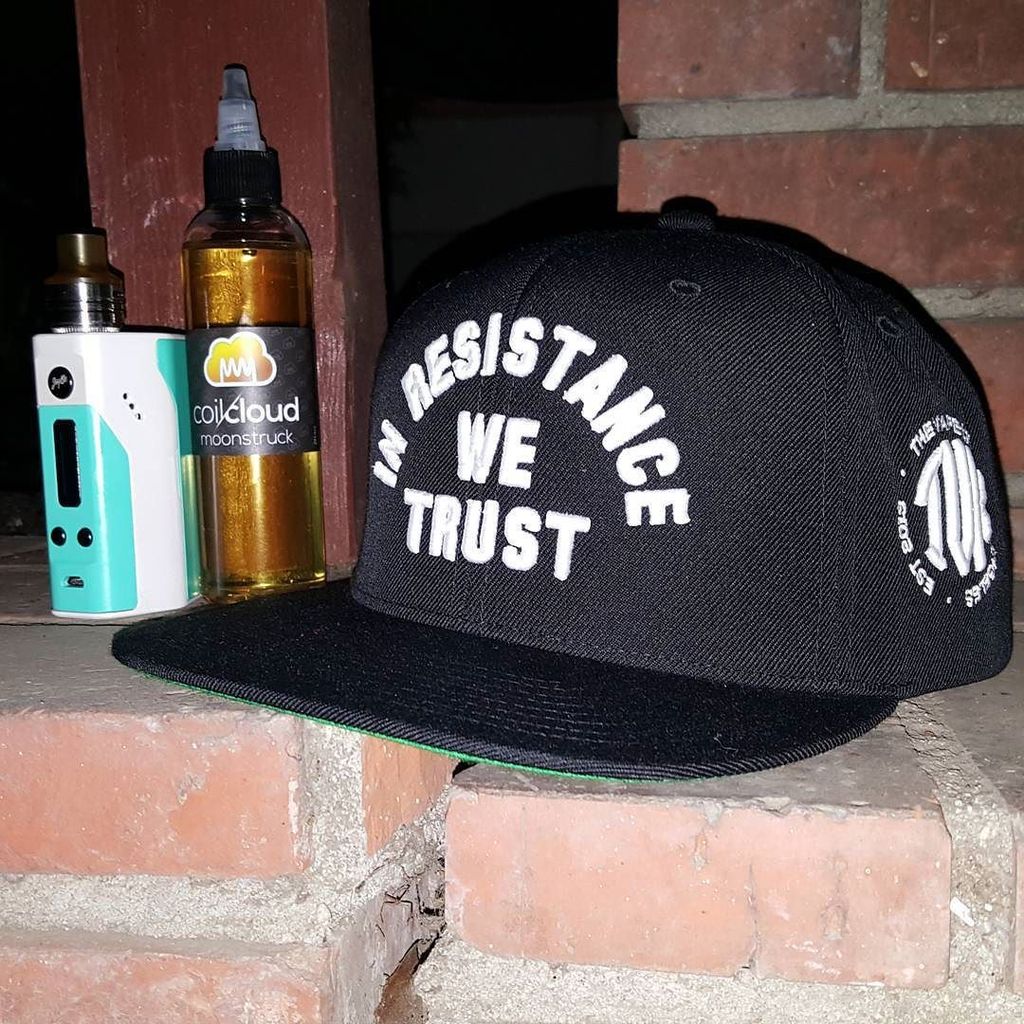 TheVapeKit's tweet photo. Merry Christmas from #thevapekit ! #inresistancewetrust
#buildanywhere #coilandcloud #coil #cloud #vapeandboobs #v… https://t.co/fe9TaWVgbt